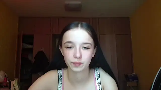 Snapshot of Emilia_Light chatting on 04/24/26, 12:51 Emilia Light online show from 04/24/26, 12:51