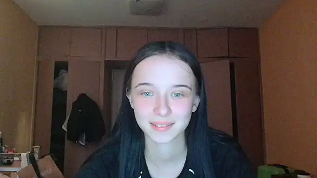 Snapshot of Emilia_Light chatting on 06/07/26, 04:55 Emilia Light online show from 06/07/26, 04:55