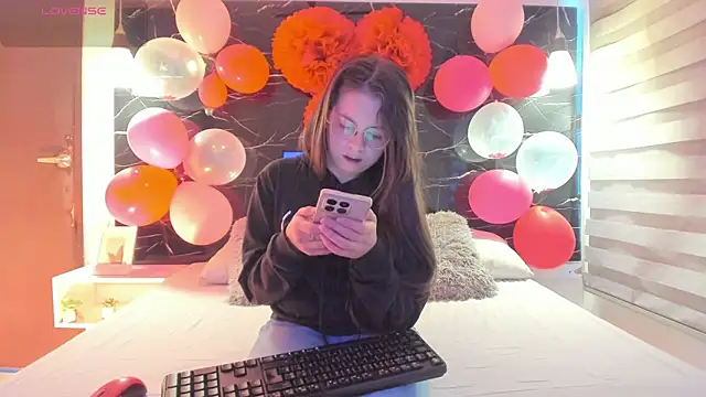 ZOE LE online show from 02/18/26, 12:01