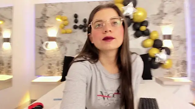 ZOE LE online show from 04/16/26, 11:55