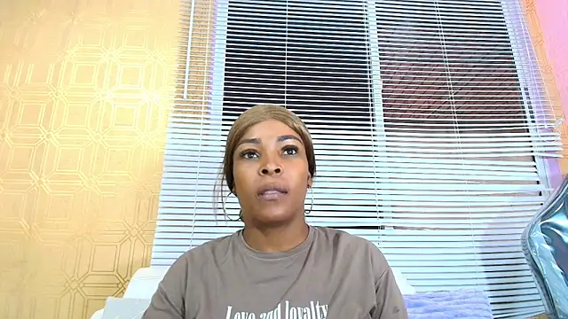 Layla lell online show from 05/08/26, 12:32
