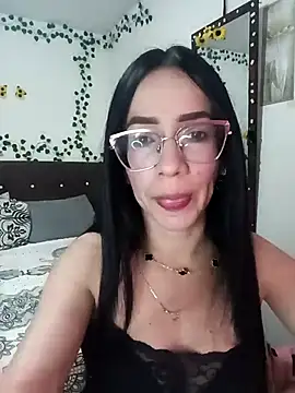 Snapshot of YaraDuartee chatting on 03/04/26, 01:33 YaraDuartee online show from 03/04/26, 01:33