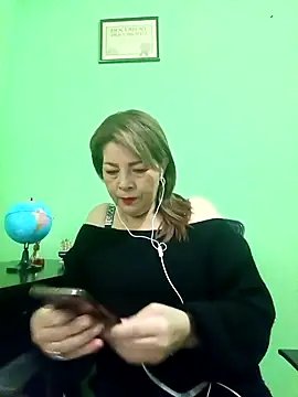 VANESSA  01 online show from 10/17/25, 12:19