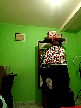 VANESSA  01 online show from 12/18/25, 12:00