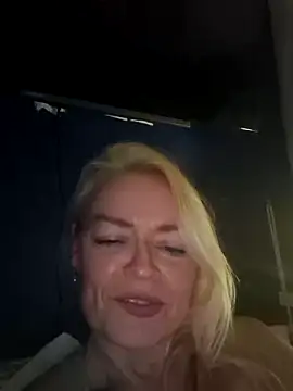 demidelightfulxx online show from 10/27/25, 08:13