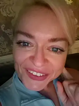 demidelightfulxx online show from 10/29/25, 08:05