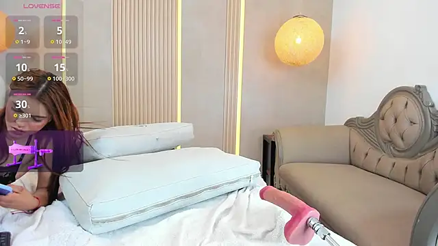 beca winn online show from 11/13/25, 07:24