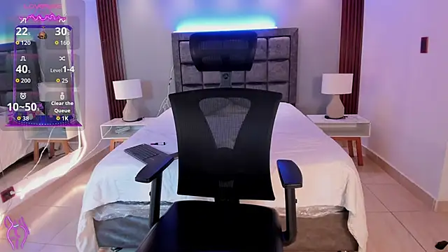 Caroline Millerr online show from 11/14/25, 09:02