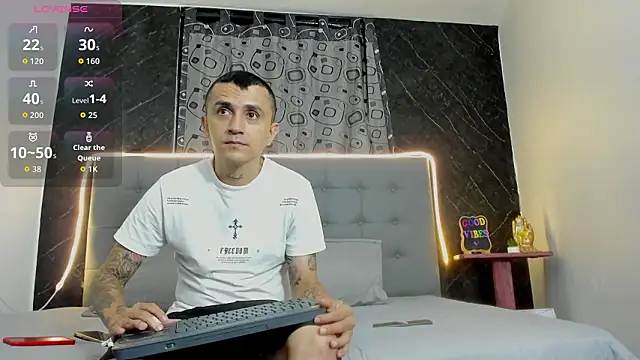 CharlotteAndSimon online show from 03/13/26, 01:01