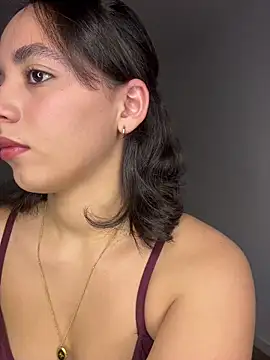 Capricho 01 online show from 03/23/26, 06:12