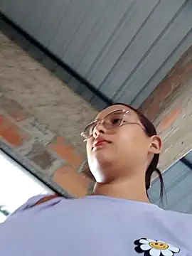 young dairy01 online show from 10/04/25, 12:14