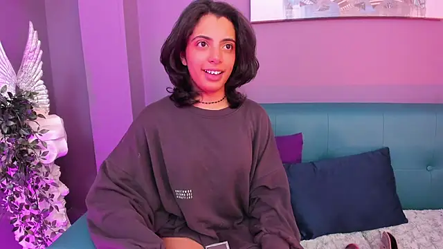 Alessiia   online show from 11/18/25, 03:56