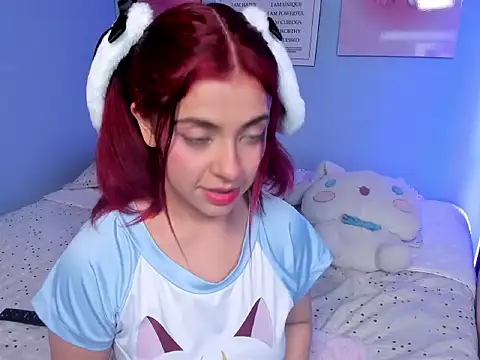 KathiaSaenz  online show from 11/08/25, 04:34