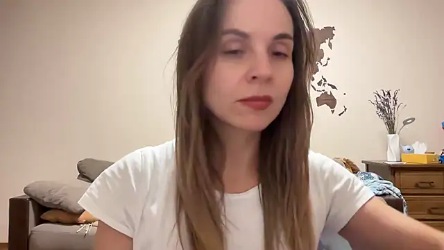 Snapshot of AnnieLove7722 chatting on 10/24/25, 11:28 AnnieLove7722 online show from 10/24/25, 11:28