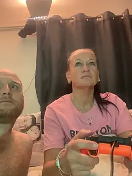 Snapshot of Thebald-topher chatting on 10/19/25, 07:47 Thebald-topher online show from 10/19/25, 07:47