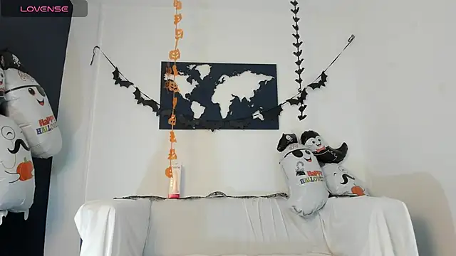 XaanderGrey online show from 10/31/25, 11:11