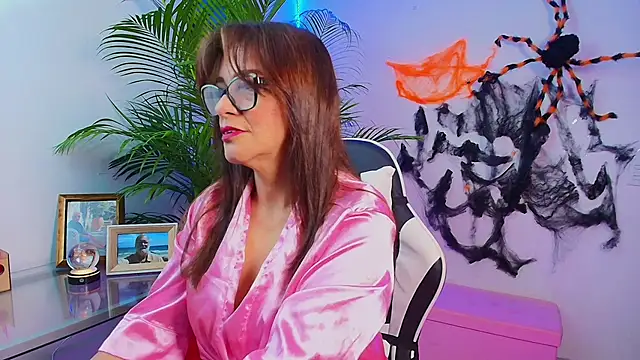 Carol Miss2 online show from 10/19/25, 10:16