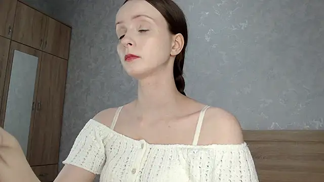 Snapshot of Yourplayfulspark chatting on 10/25/25, 06:13 Yourplayfulspark online show from 10/25/25, 06:13