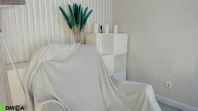 Snapshot of KarinaBroks chatting on 10/24/25, 01:57 KarinaBroks online show from 10/24/25, 01:57