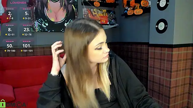 Snapshot of KarinaBroks chatting on 10/30/25, 03:24 KarinaBroks online show from 10/30/25, 03:24