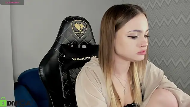 Snapshot of KarinaBroks chatting on 11/13/25, 11:42 KarinaBroks online show from 11/13/25, 11:42