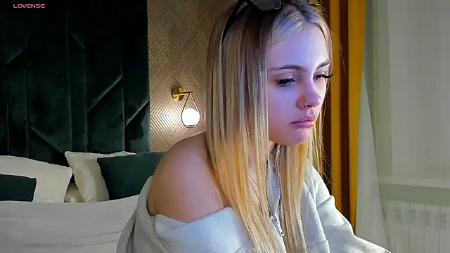 KarinaBroks online show from 01/13/26, 10:20