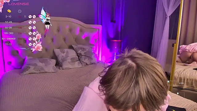 Lilly Stark online show from 10/04/25, 06:44