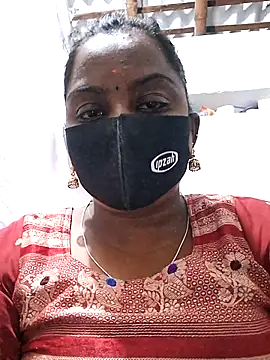 Snapshot of Tamil_Hot_Sindhu chatting on 10/07/25, 08:28 Tamil Hot Sindhu online show from 10/07/25, 08:28