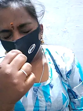 Snapshot of Tamil_Hot_Sindhu chatting on 11/08/25, 05:56 Tamil Hot Sindhu online show from 11/08/25, 05:56