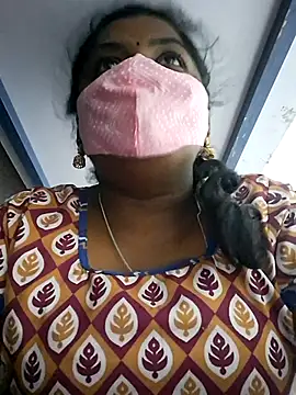 Snapshot of Tamil_Hot_Sindhu chatting on 11/14/25, 12:26 Tamil Hot Sindhu online show from 11/14/25, 12:26