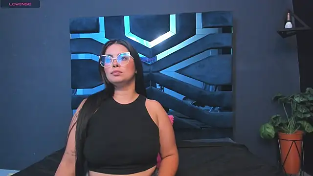 Snapshot of Valka_Ross chatting on 11/11/25, 11:27 Valka Ross online show from 11/11/25, 11:27