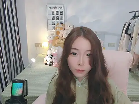 Snapshot of Gardenia-222 chatting on 10/14/25, 12:50 Gardenia-222 online show from 10/14/25, 12:50