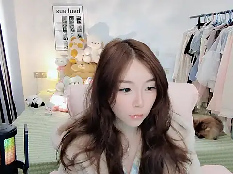 Snapshot of Gardenia-222 chatting on 10/22/25, 06:24 Gardenia-222 online show from 10/22/25, 06:24