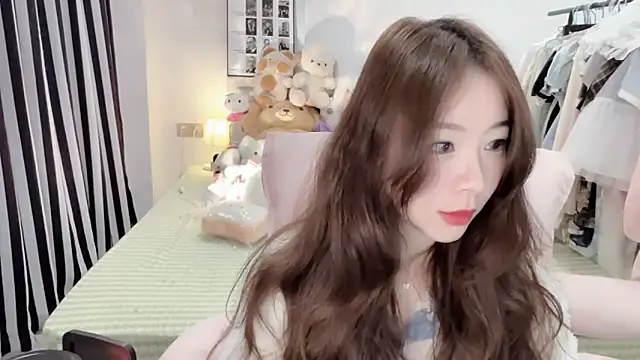 Snapshot of Gardenia-222 chatting on 11/11/25, 08:58 Gardenia-222 online show from 11/11/25, 08:58