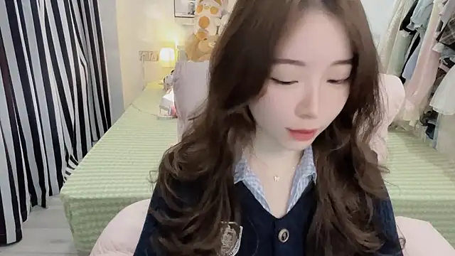 Snapshot of Gardenia-222 chatting on 11/24/25, 08:14 Gardenia-222 online show from 11/24/25, 08:14