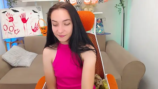 Snapshot of Emilly__Grey chatting on 10/18/25, 05:43 Emilly Grey online show from 10/18/25, 05:43