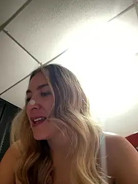 Snapshot of Mariana_gom chatting on 01/09/26, 03:37 Mariana gom online show from 01/09/26, 03:37