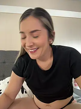 Snapshot of Mariana_gom chatting on 02/18/26, 02:13 Mariana gom online show from 02/18/26, 02:13