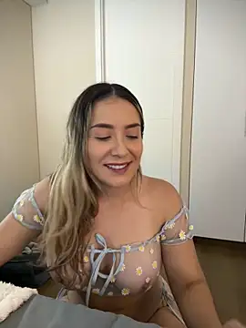 Snapshot of Mariana_gom chatting on 03/18/26, 01:47 Mariana gom online show from 03/18/26, 01:47