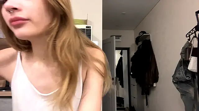 ElissaMikrot online show from 10/22/25, 05:34