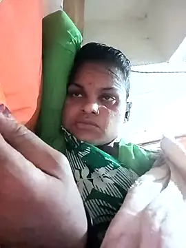Snapshot of SHMA-77 chatting on 11/19/25, 03:23 SHMA-77 online show from 11/19/25, 03:23