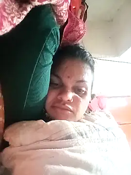 Snapshot of SHMA-77 chatting on 11/20/25, 07:57 SHMA-77 online show from 11/20/25, 07:57