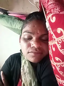 Snapshot of SHMA-77 chatting on 02/12/26, 05:19 SHMA-77 online show from 02/12/26, 05:19