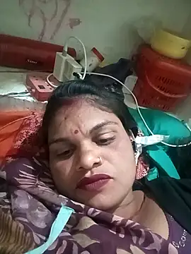 Snapshot of SHMA-77 chatting on 02/15/26, 03:31 SHMA-77 online show from 02/15/26, 03:31