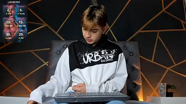 Lian Miller1  online show from 01/09/26, 12:30