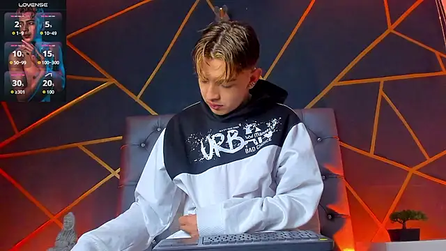 Lian Miller1  online show from 01/14/26, 12:11