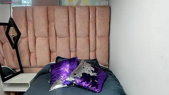 Issa Milf   online show from 02/21/26, 01:01