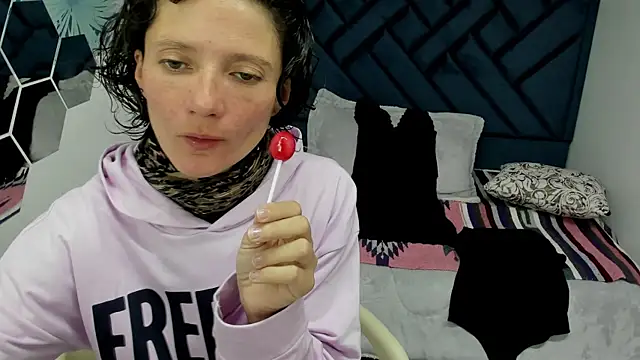 Valery More   online show from 10/25/25, 12:13