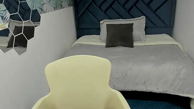 Valery More   online show from 11/29/25, 12:19