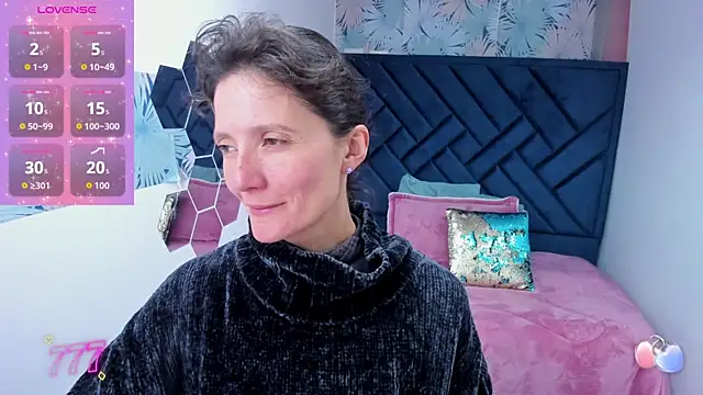Valery More   online show from 04/25/26, 02:25
